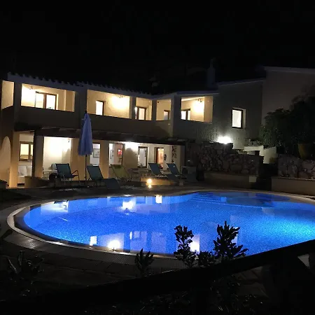 Cala Caterina Bay * 빌라시미우스
